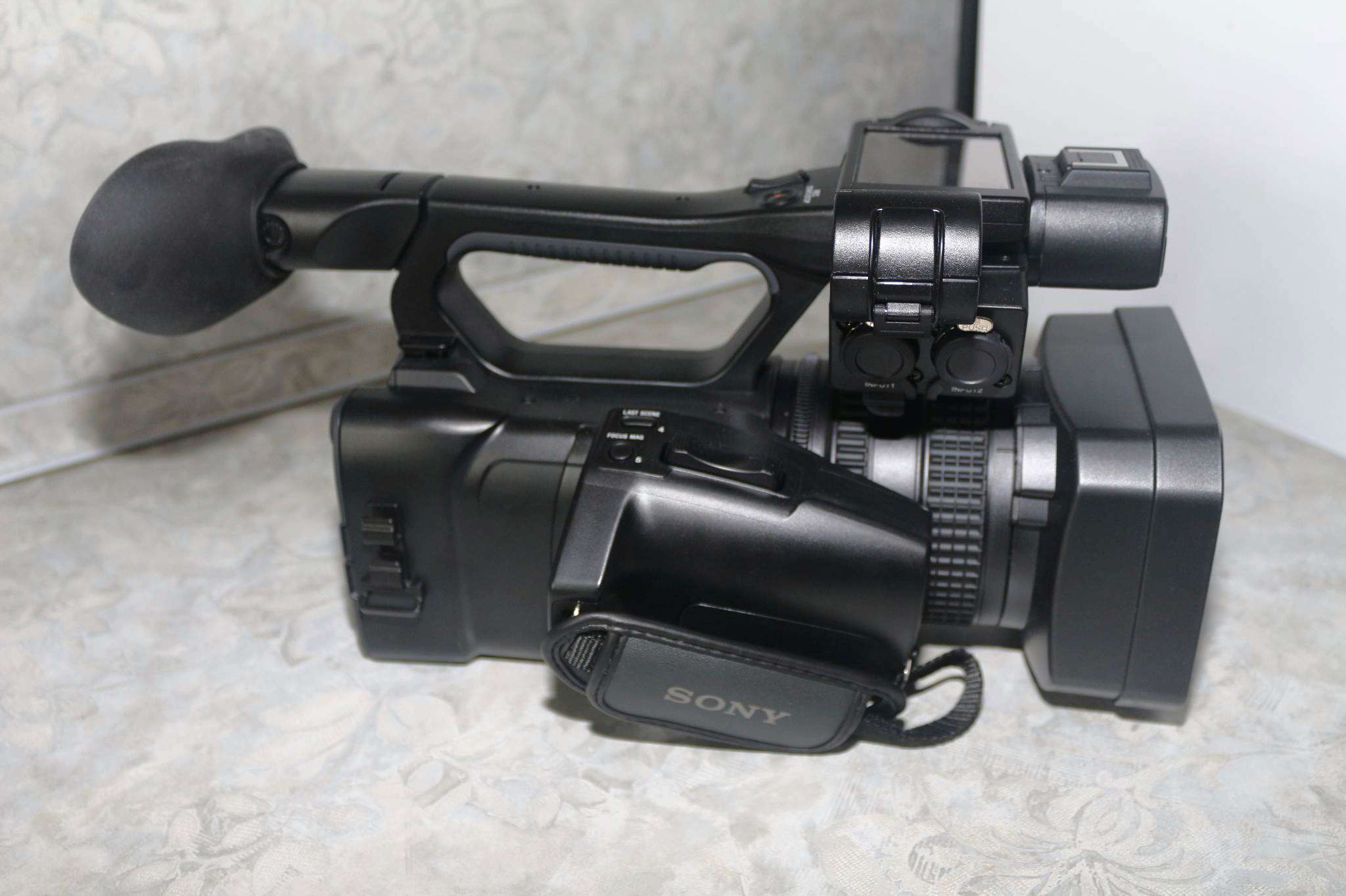 Photo of Sony HXR-NX100